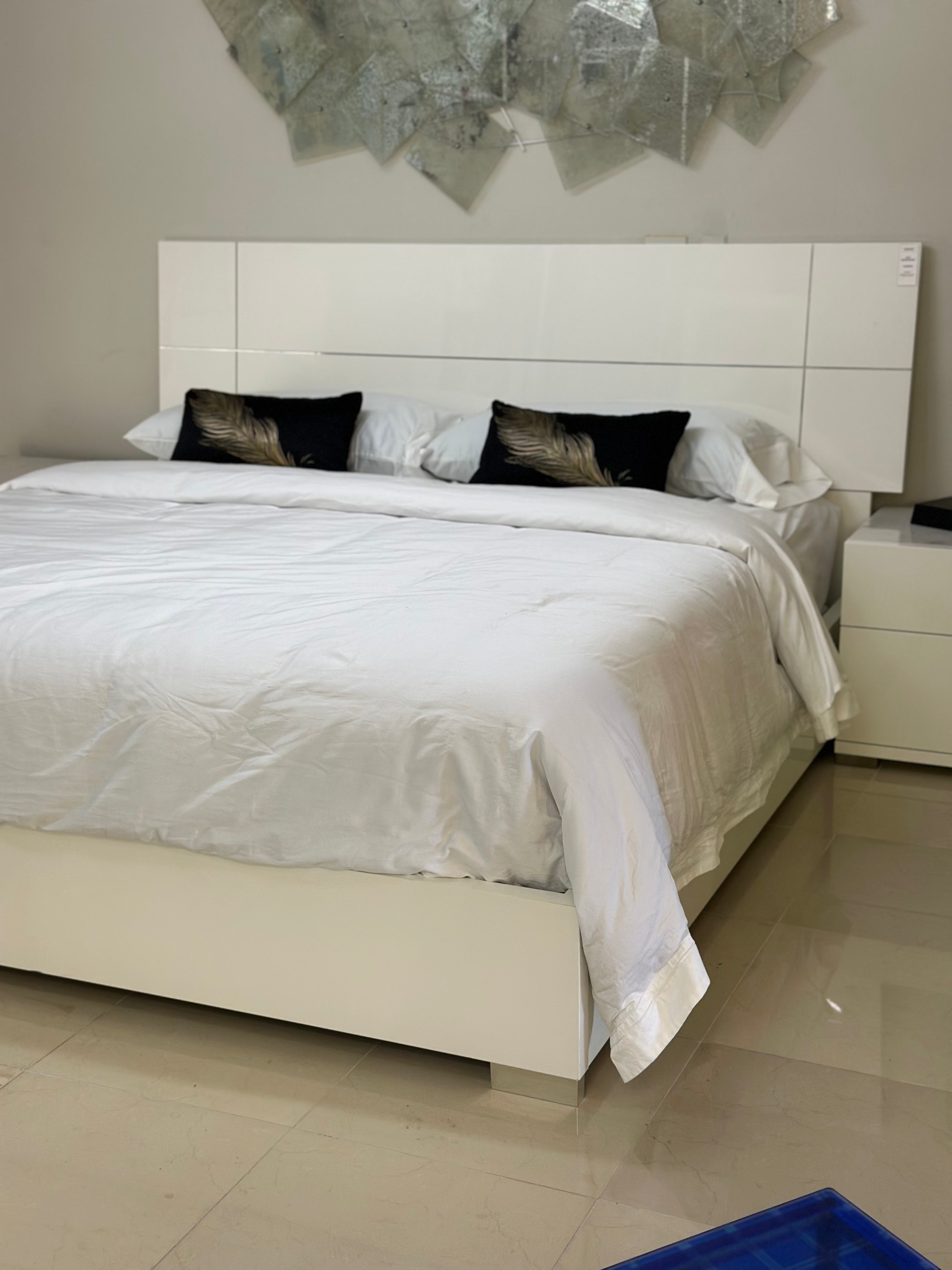 ASTY KING BED - Euro Living Furniture